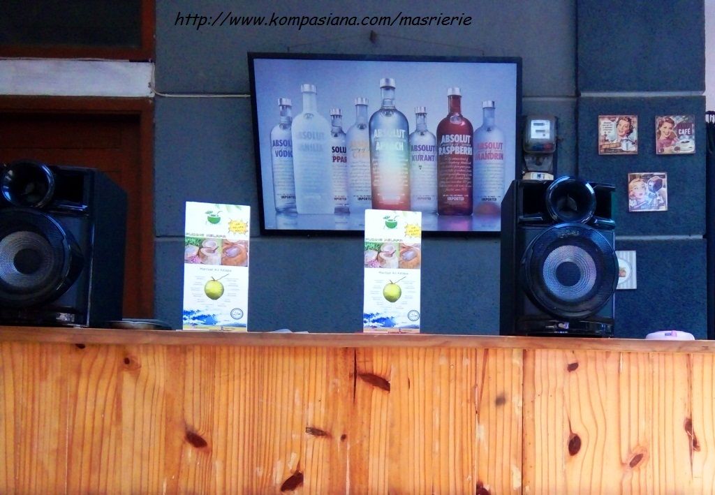 Interior kekinian , Kedai El Kasio , Jalan Jupiter Barat, belakang Metro Indah Mall , Bandung