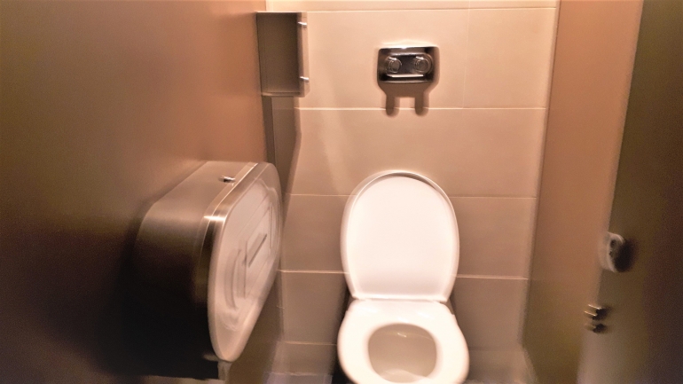 ket.foto: disetiap toilet ada disediakan sabun dan toilet paper /dokpri