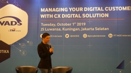 Hunady Budihartono, Regional Sales Director of Genesys berbicara mengenai Delivering Customer Experience Through Digital Solution | Dokpri