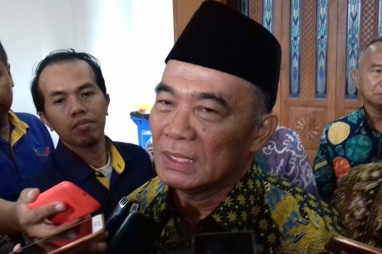 Menteri Pendidikan dan Kebudayaan (Mendikbud) Muhadjir Effendy saat menghadiri Sarasehan Kebangsaan Pra Tanwir Muhammadiyah di Universitas Muhammadiyah Malang (UMM) Kamis (7/2/2019).(KOMPAS.com/ANDI HARTIK)