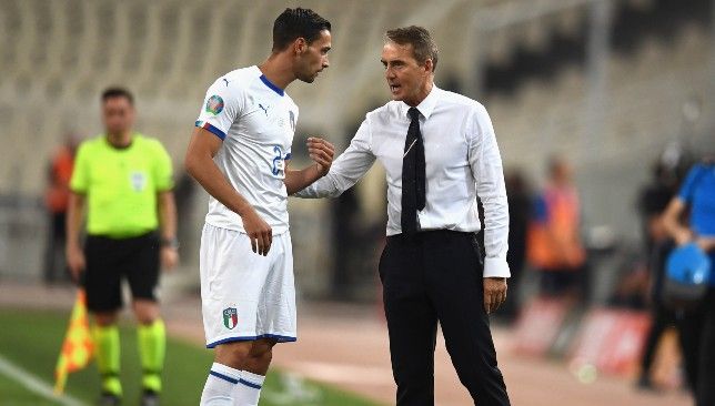 Roberto Mancini (kanan), ditunjuk menjadi pelatih Italia. Penunjukan Mancini menjadi awal perubahan di Timnas Italia/Foto: Sport360