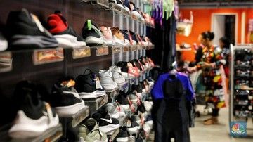 Outfit mahal dari luar negeri sering dijadikan jastip (sumber: cnbcindonesia.com)