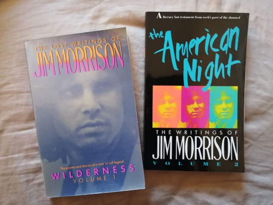Dua dari tiga buku kumpulan puisi Jim Morrison yang saya miliki (foto: Derby Asmaningrum)