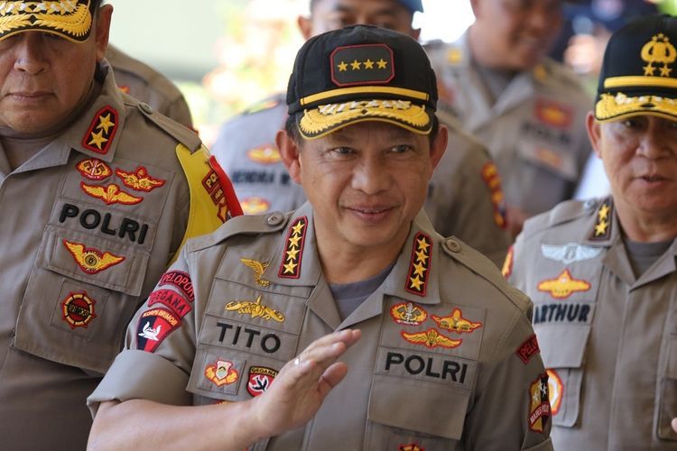 Kapolri Jenderal Tito Karnavian (Tengah) | ANTARA FOTO/Didik Suhartono