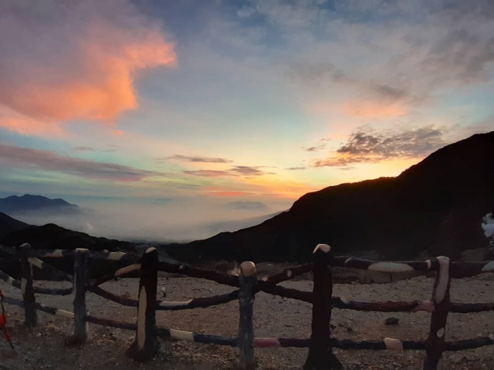 Matahari terbit di Gunung Papandayan (dok. Pribadi)