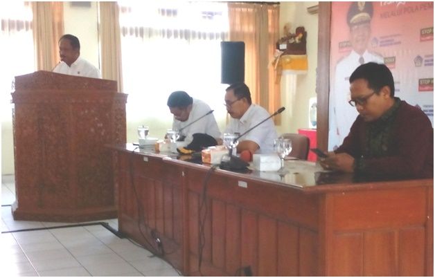 Kepala Pengembangan Informasi Publik Diskominfos Propinsi Bali Bapak IBK Ludra membuka acara Dialog Kehumasan Menangkal Radikalisme Menjaga Keutuhan NKRI (Sumber: dokumen pribadi)
