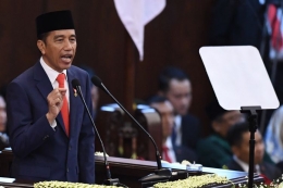 Presiden Joko Widodo berpidato usai dilantik menjadi presiden periode 2019-2024 di Gedung Nusantara, kompleks Parlemen, Senayan, Jakarta, Minggu (20/10/2019). (ANTARA/ AKBAR NUGROHO GUMAY)