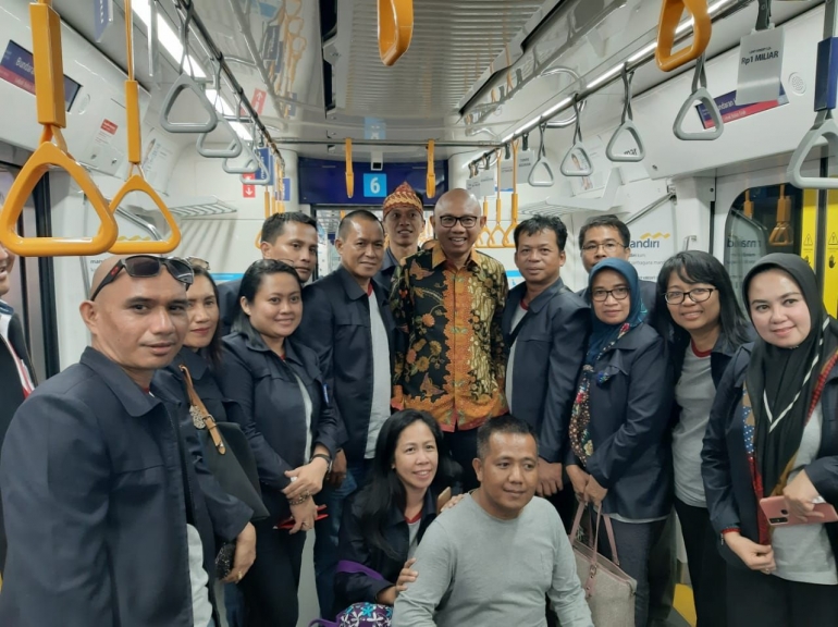 William Sabandar Direktur Utama PT. MRT Jakarta, bersama rombongan Diklatpim III Ank 157 Tahun 2019