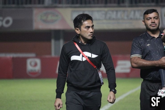 Eks gelandang timnas Indonesia ini sedang hangat diperbincangkan untuk gantikan Simon. (Sleman-football.com)