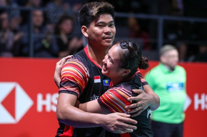 Praveen/Melati berpelukan usai juara. (Foto: Badminton Indonesia)