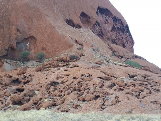 uluru-c-5dae1a44097f366b5c7a8d22.jpg