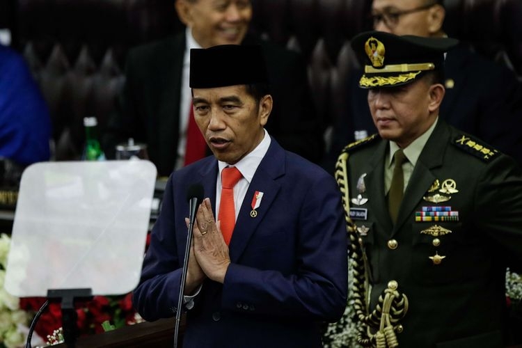 Joko Widodo memberikan pidato saat pelantikan Presiden dan Wakil Presiden RI di Gedung DPR/MPR, Jakarta, Minggu (20/10/2019). Jokowi dan Maruf Amin sebagai Presiden dan Wakil Presiden masa jabatan 2019-2024. (KOMPAS.COM/KRISTIANTO PURNOMO)