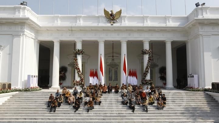 Kabinet Indonesia Maju Lesehan Sources: tempo.com