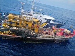 Indonesian Fisheries Inspection Vessels inspect foreign fishing vessels | dokpri