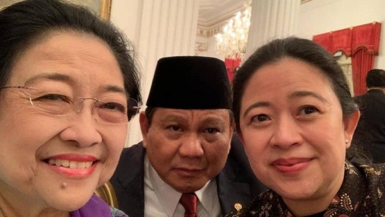 Momen foto bersama Ketum PDIP Megawati, Menhan Prabowo Subianto, dan putri Megawati yang juga Ketua DPR, Puan Maharani (detik.com/ Instagram Puan Maharani)