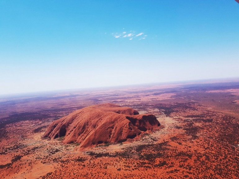 Uluru seutuhnya dari pesawat dokumen Roselina