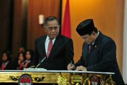 Serah terima jabatan Menteri Pertahanan RI antara Ryamizard Ryacudu kepada Prabowo Subianto, 24/10/2019 (Foto: Kemenhan RI).