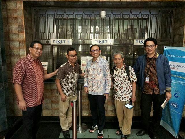 Kompasianer berphoto bersama Bapak Juanto Herdiawan dan Adi Nugroho (dok. Andri Mastiyanto)