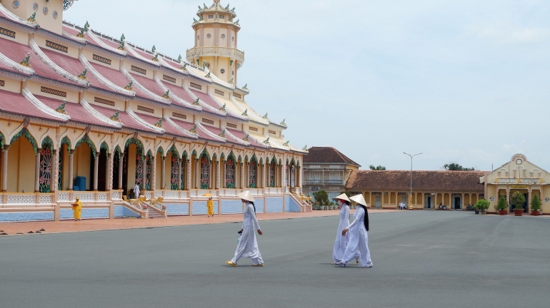 Cao Dai Temple, kuil suci agama Cao Dai, sebuah agama sinkretis di Vietnam (dokumentasi pribadi : difoto oleh Almaz Shabrina)