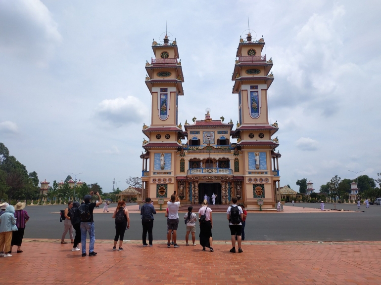 Cao Dai Temple, Dokumentasi Pribadi