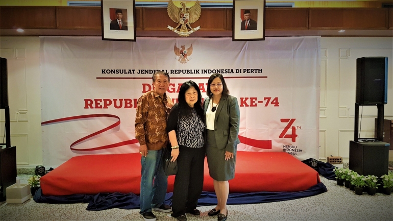 ket.foto; Bersama Konsul jenderal RI Perth bu Dewi Agustina Tobing/dok.pri