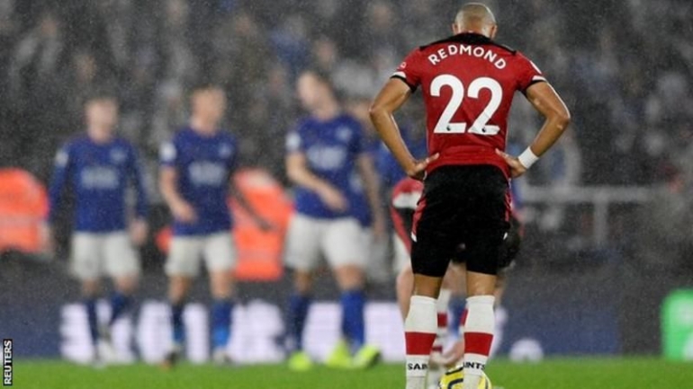 Pemain Southampton tertunduk usai kalah 0-9 dari Leicester di kandang sendiri di Liga Inggris akhir pekan kemarin/Foto: https://hotcelebrityreviews.com