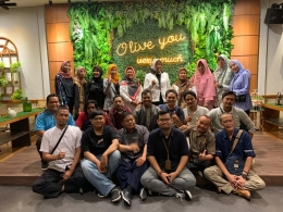 Kebersamaan Kompasianer dalam JNEKopiwriting Cirebon di Olive Bristo