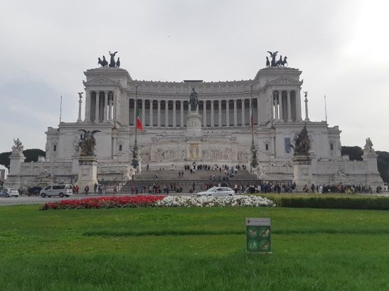 Monumen Nasional Victor Emmanuel II, situs penting di Roma. Foto pribadi.