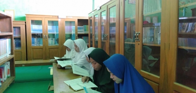 Salah satu sudut ruangan di Perpustakaan MA PP. Nurul Falah. (Dokpri) 