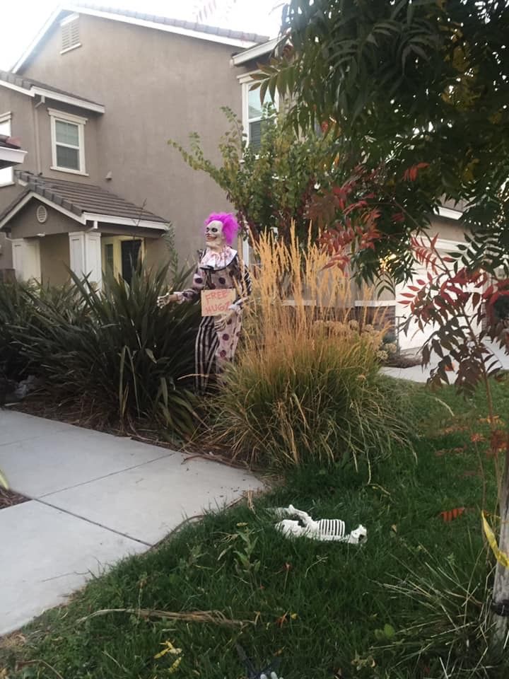 Rumah dg hiasan halloween (dok asita)