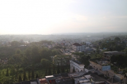 pemandangan dari atas rooftop hotel (dokpri)