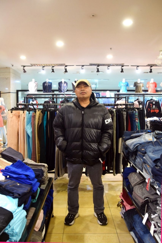 Jaket musim dingin DKNY ala Publicity Factory outlet Mangga Dua Square, Jakarta. (Dokpri)