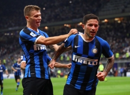 Nicolo Barella (kiri) dan Stefano Sensi, dua pembelian anyar Antonio Conte yang langsung bersinar. Foto: Inter.it