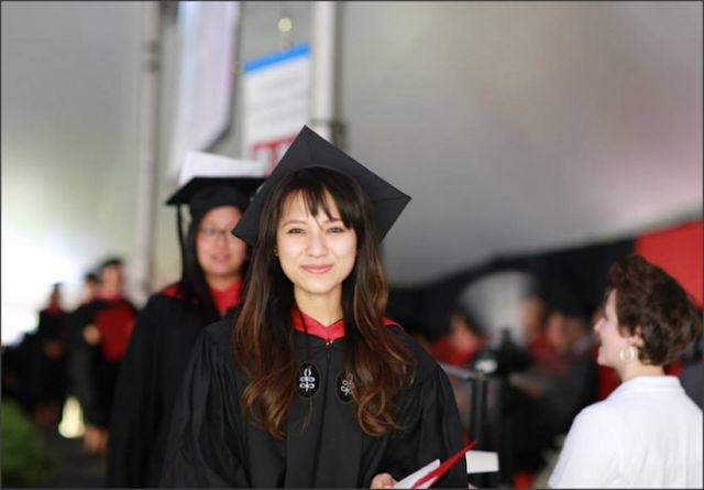 Risa Santoso saat wisuda di Harvard University | Gambar: berkuliah.com