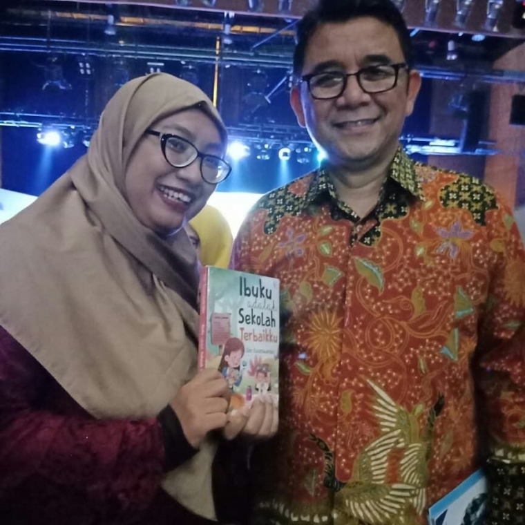 Bersama Bapak Ir. Harris Iskandar, Ph.D selaku Direktur Jenderal PAUD dan Dikmas.