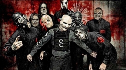 Topeng Slipknot kini (sumber: metalheadzone.com)