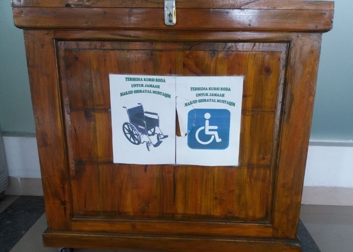 Tempat kursi roda bagi para difabel. Dokumen Penulis 