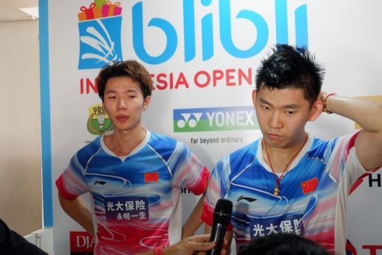 Ganda putra Tiongkok, Li Junhui (kiri) dan Liu Yuchen, batal bertemu Minnions di semifinal. Mereka kalah dari ganda India di perempat final Fuzhou China Open 2019/Foto: Kompas.com