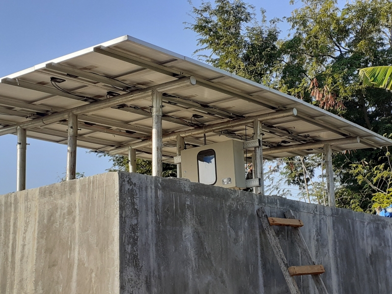 Gambar. Solar Panel di desa Nelelamawangi II, kec. Ile Boleng-Kab. Flores Timur - NTT