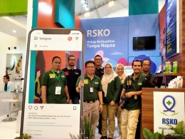 Deskripsi : Tim Pameran Pembangunan Kesehatan di Booth RSKO Jakarta I Sumber Foto: dokpri