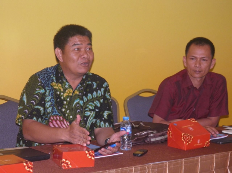 Deskripsi : dr.Immanuel Pinem, MKM (Direktur UPT RSUD Tanjung Pura) menyampaikan tujuan studi bandin ke RSKO Jakarta I Sumber Foto: dokpri