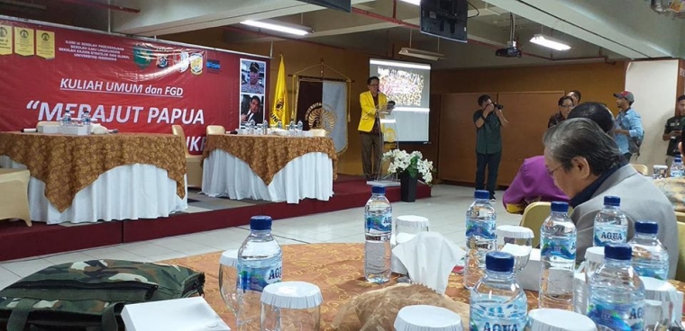 papua5611-5dcb3302d541df3e5c1cc838.jpg