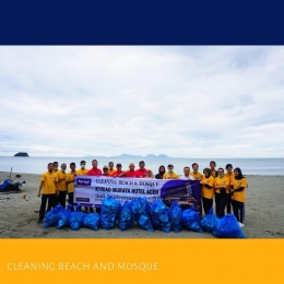 Aksi Bersih Pantai (Doc Kyriad Muraya Hotel Aceh)