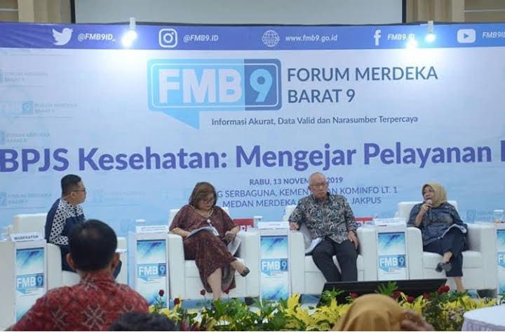 Forum Merdeka Selatan (FMB9) yang diselenggarakan pada hari Rabu, 13 November 2019. Tampak para pembicara mulai dari kanan ke kiri, Tri Hesty Widyastoety (Dirut pelayanan kesehatan Kemenkes), Tubagus Achmad C (Ketua DJSSN), dan Andayani B. Lestari ( Direktur Perluasan dan Pelayan Peserta BPJS Kesehatan). Sumber : dokumen pribadi.