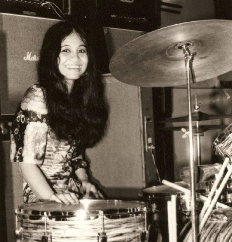Susy Nander drummer Dara Puspita (Foto: Ist)