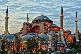 Hagia Sophia sumber: pinterest.com