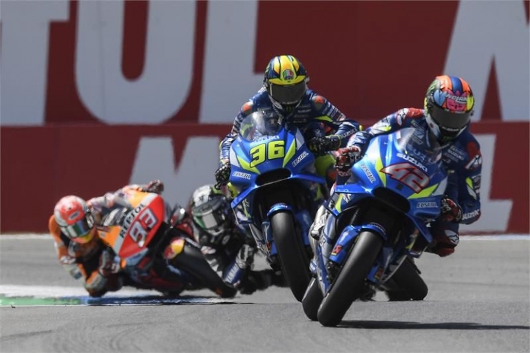 Alex Rins dan Joan Mir saat race Belanda | Foto Suzukiracing.com