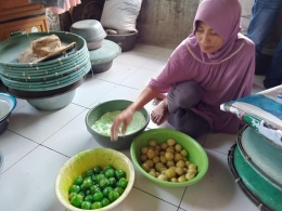 Buah Pala diberi gula pasir (sumber: Nurjanah)