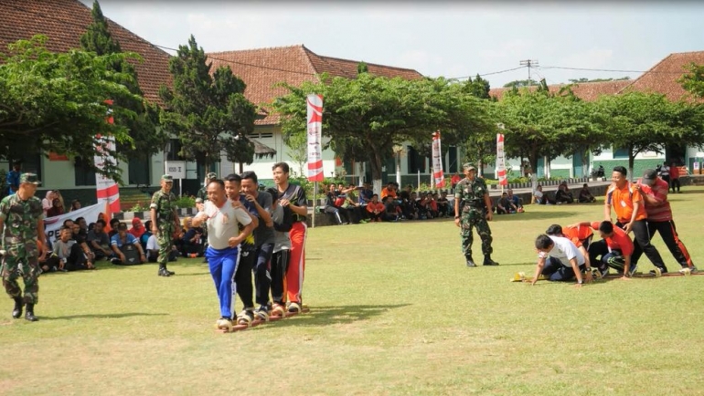 kegiatan lapangan peserta Bakti Pemuda PMK bersama TNI