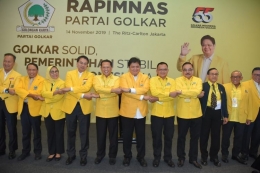 Para pimpinan Partai Golkar bersatu di Rampinas. (foto: kompas.com)